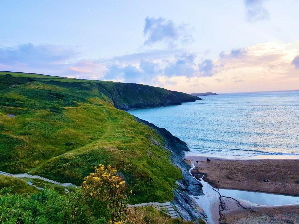 Wild Coastal Retreat At Troed Y Rhiw Aberporth, West Wales Villa Buitenkant foto